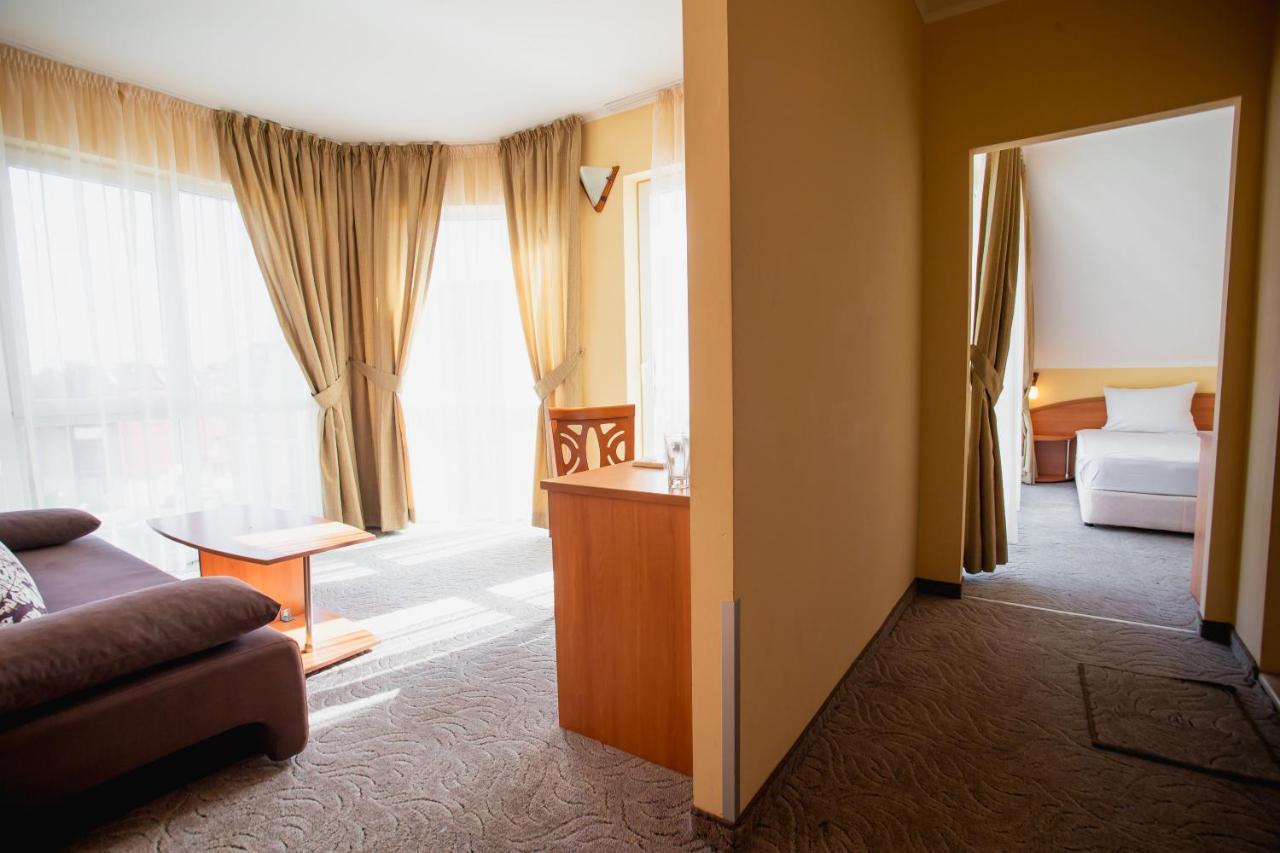 Hotel Dolphin Ravda Exteriör bild